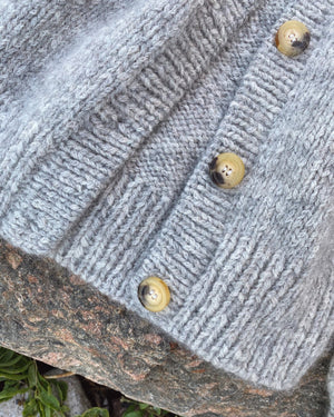 Novice Cardigan - Chunky Edition - Papir