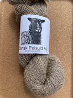 19 Lys beige  -  Dansk pelsuld 8/2